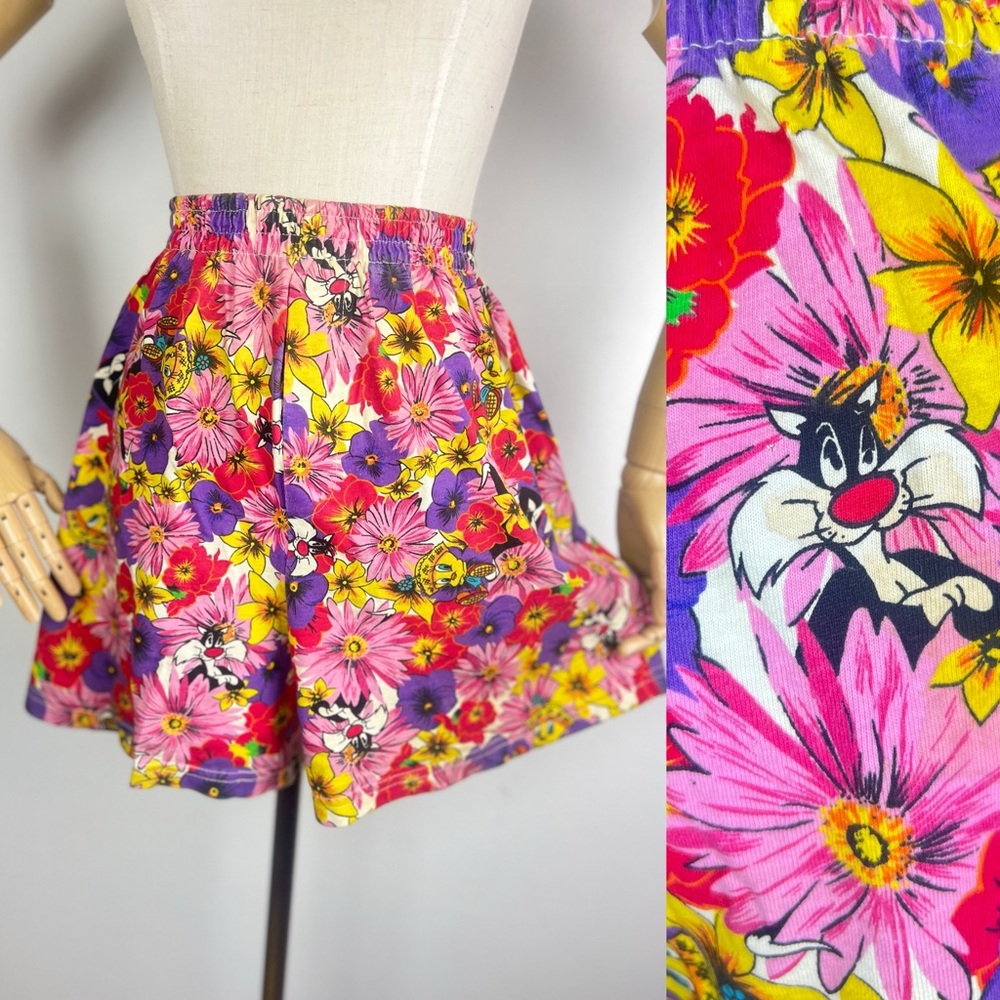 1998 90’s Vintage Cotton LOONEY TUNES Tweety Sylvester Floral Cartoon SHORTS M L